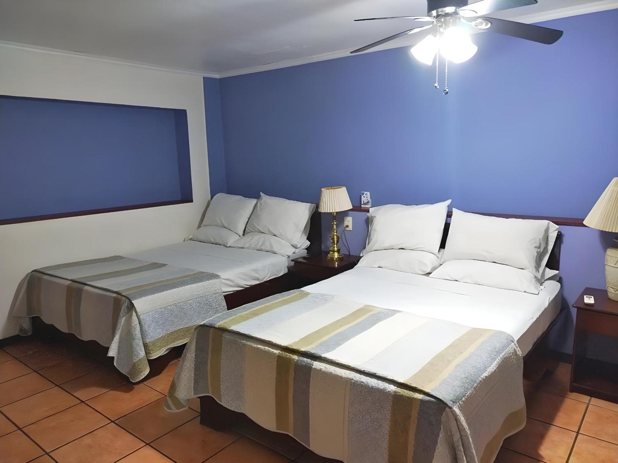 Hotel Puerta Del Sol - San Jose Airport 외부 사진