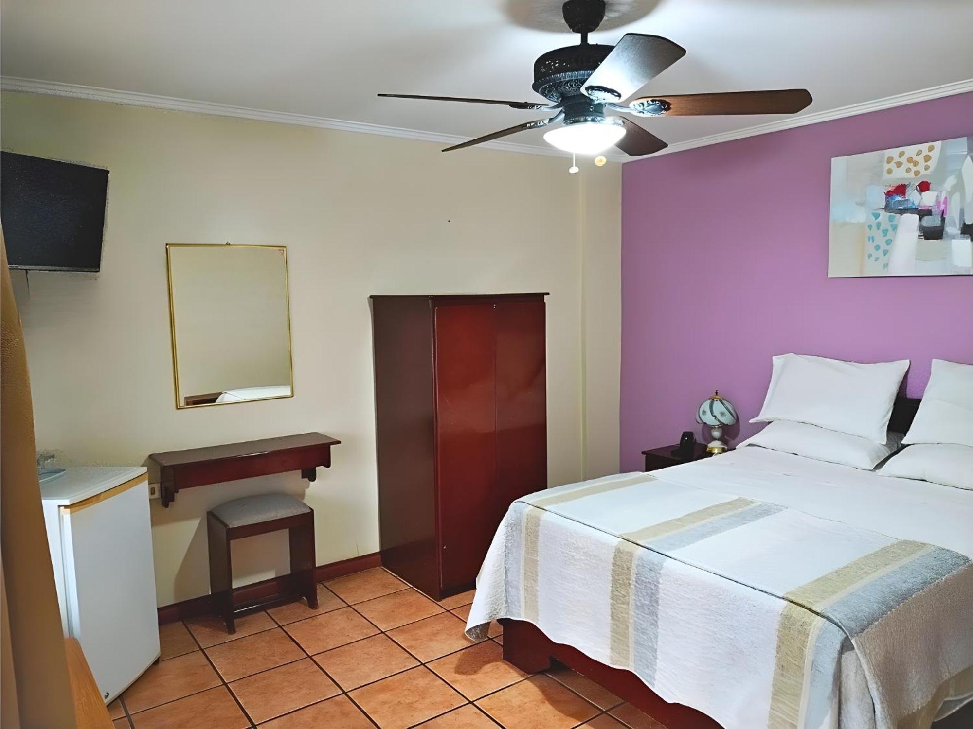 Hotel Puerta Del Sol - San Jose Airport 외부 사진