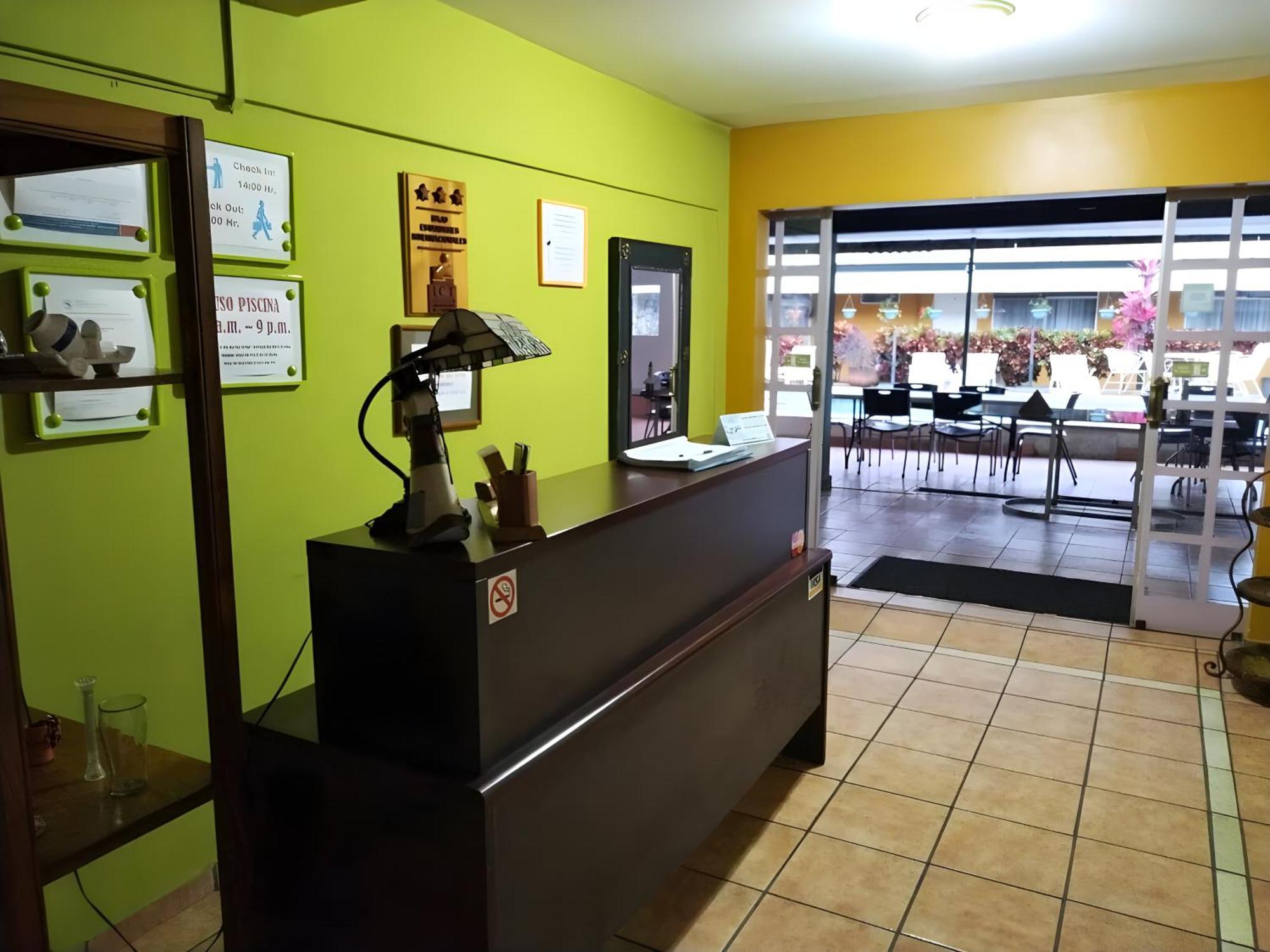 Hotel Puerta Del Sol - San Jose Airport 외부 사진