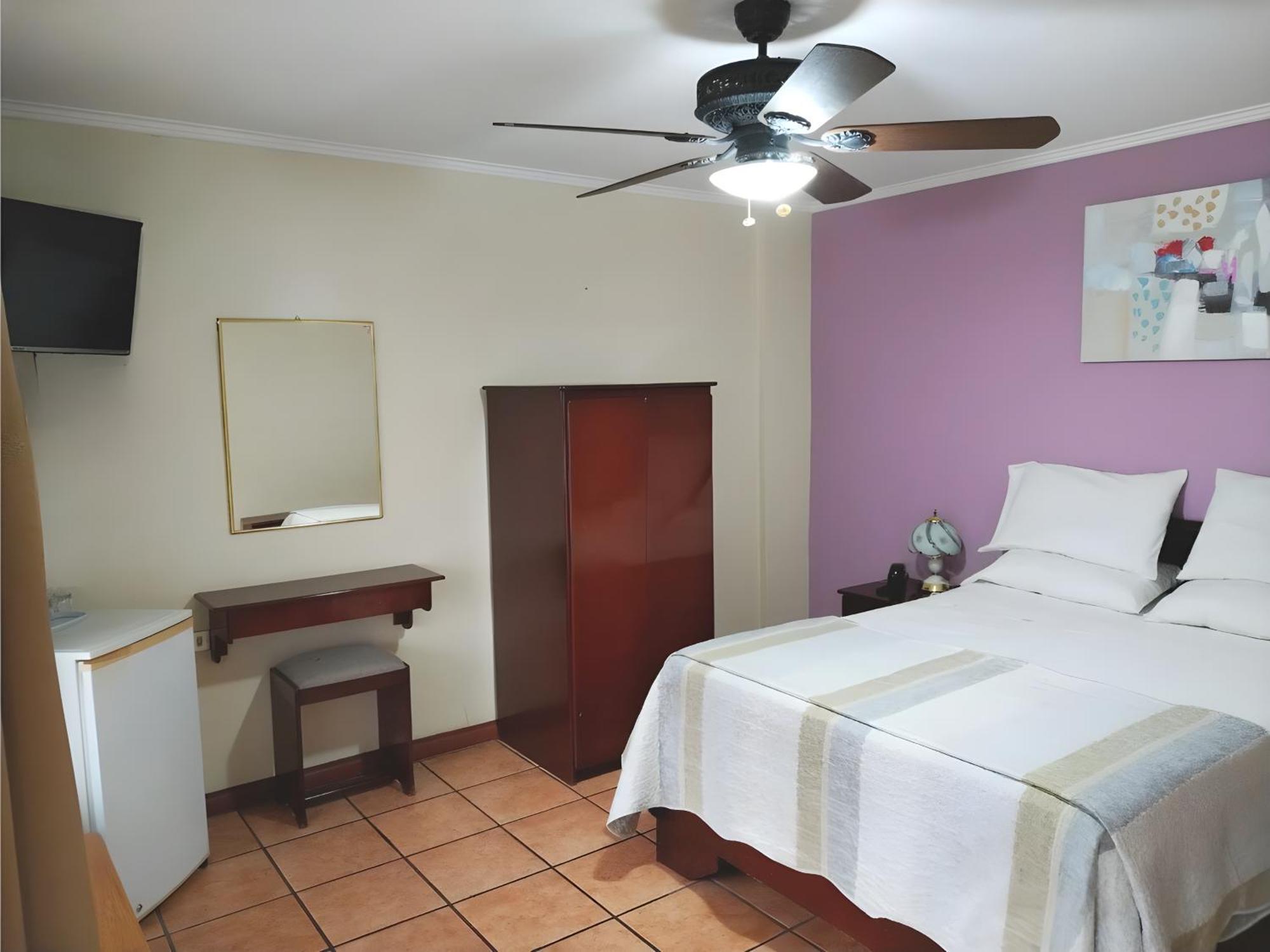 Hotel Puerta Del Sol - San Jose Airport 외부 사진