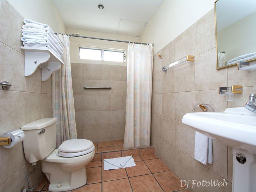 Hotel Puerta Del Sol - San Jose Airport 외부 사진